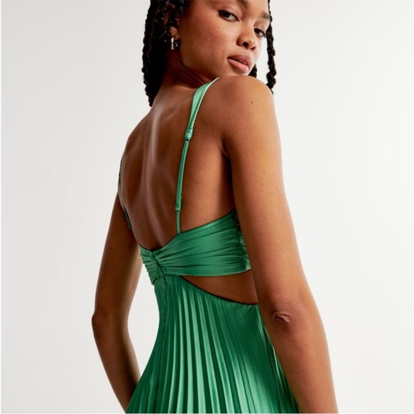 The A&F Giselle Pleated Cutout Maxi Dress Pink - Picture 10 of 13